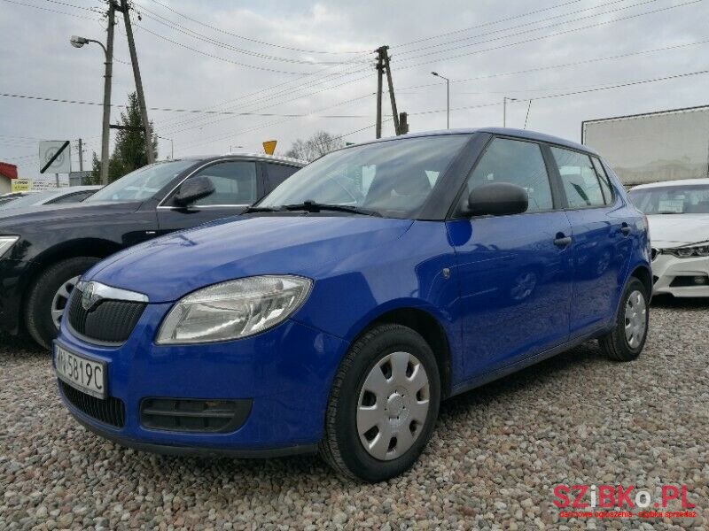2008' Skoda Fabia photo #2