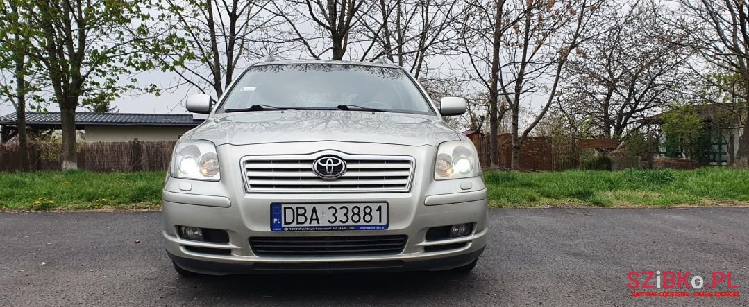 2005' Toyota Avensis photo #2