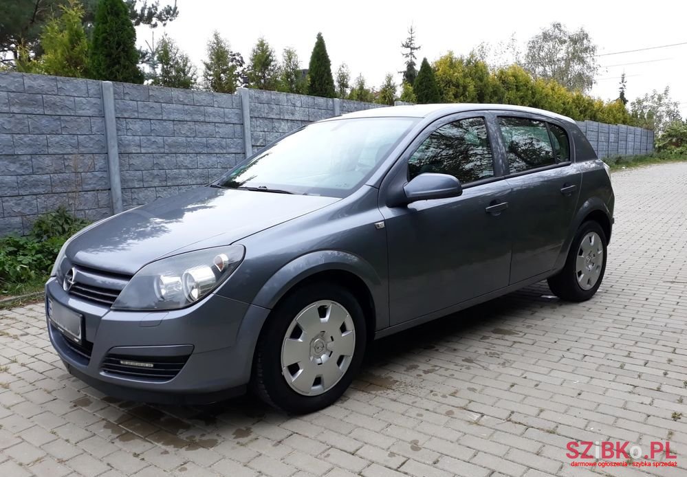 2005' Opel Astra photo #2