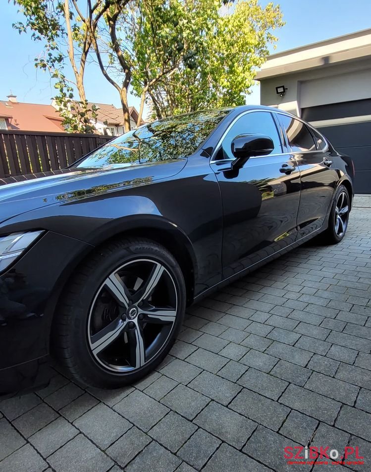 2017' Volvo S90 D4 Momentum photo #3