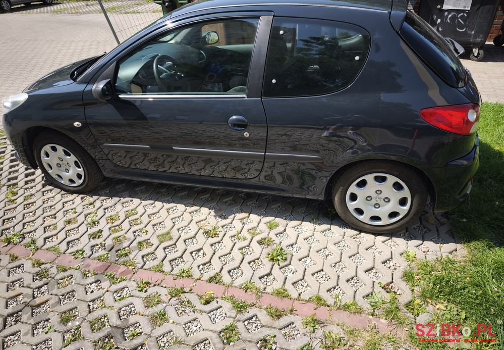 2010' Peugeot 206 photo #5