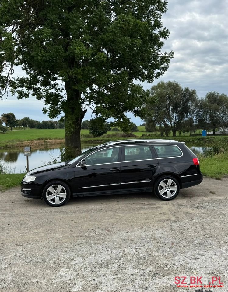 2007' Volkswagen Passat 2.0 Tdi Highline photo #2