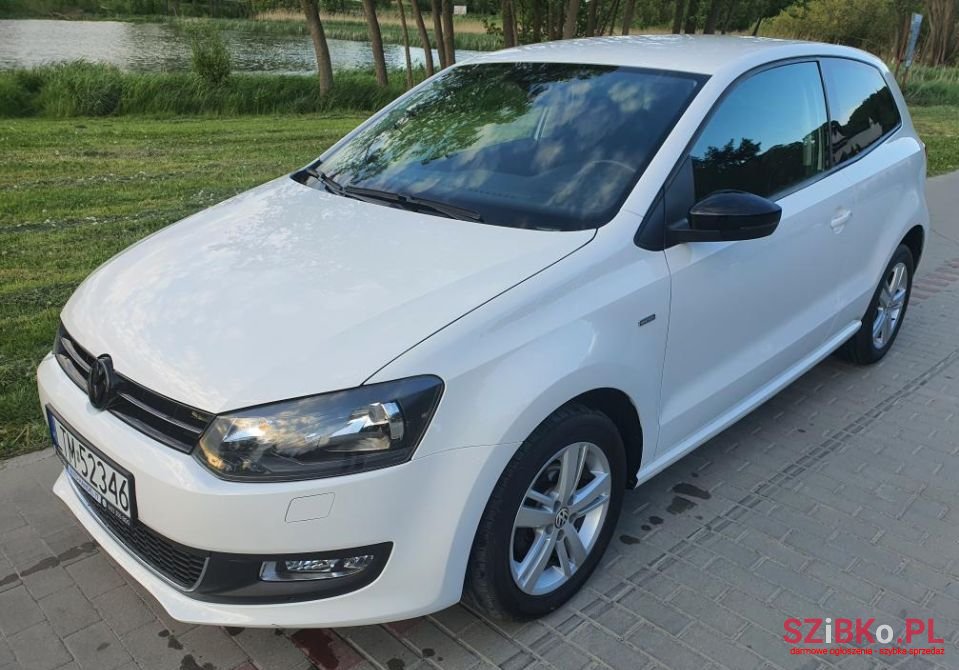 2012' Volkswagen Polo photo #2