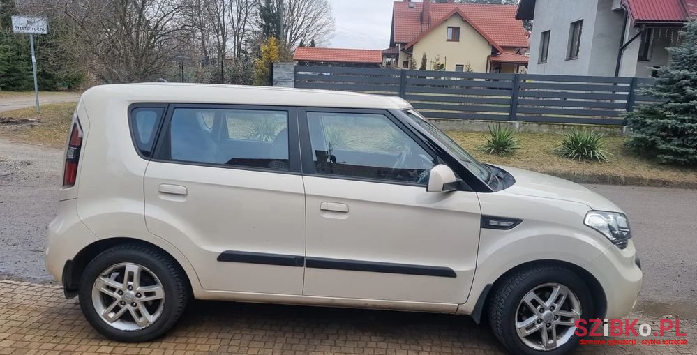 2010' Kia Soul 1.6 L photo #3