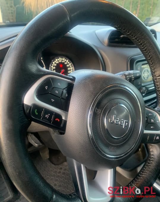 2016' Jeep Renegade photo #3