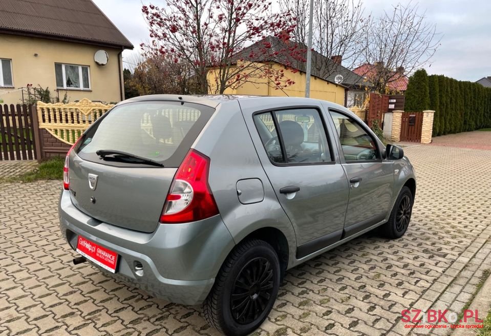 2010' Dacia Sandero photo #6