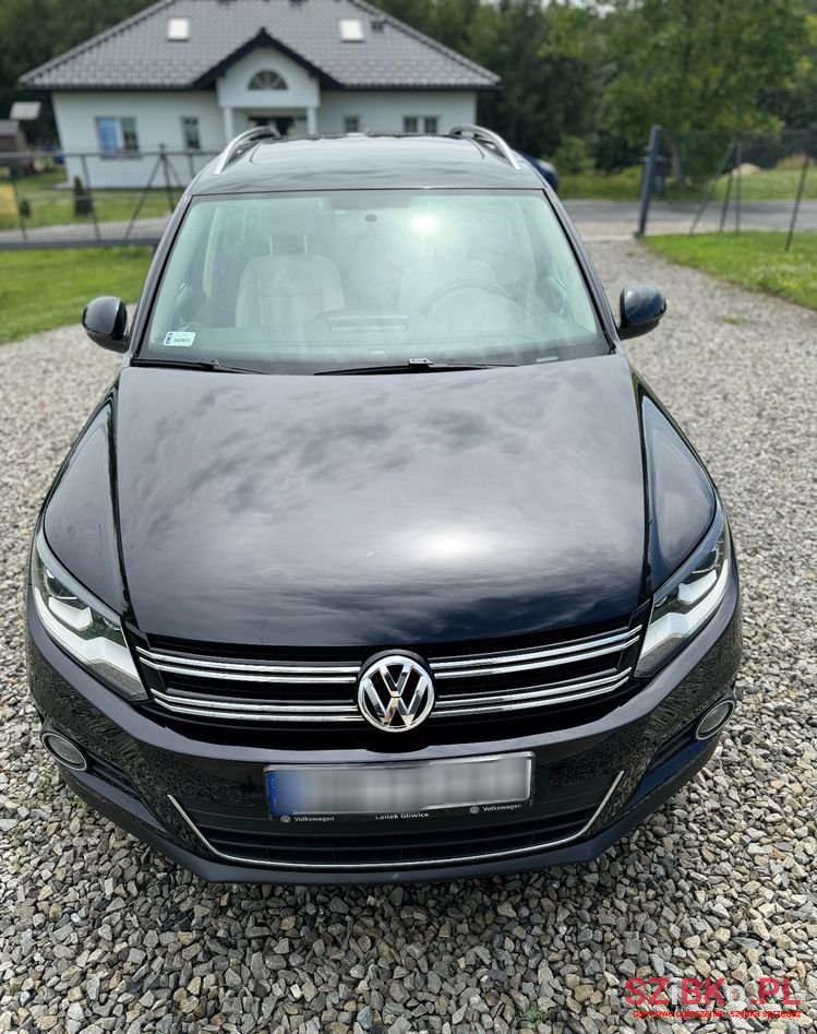 2012' Volkswagen Tiguan photo #6
