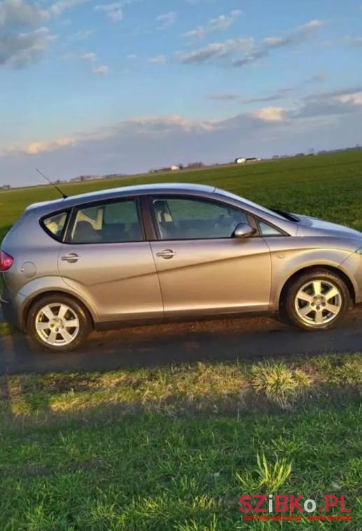 2004' SEAT Altea photo #2