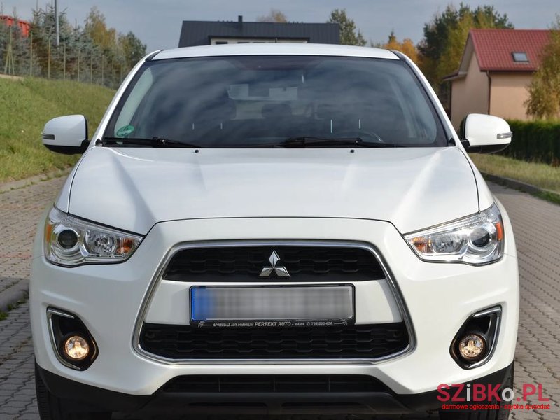 2015' Mitsubishi ASX photo #2