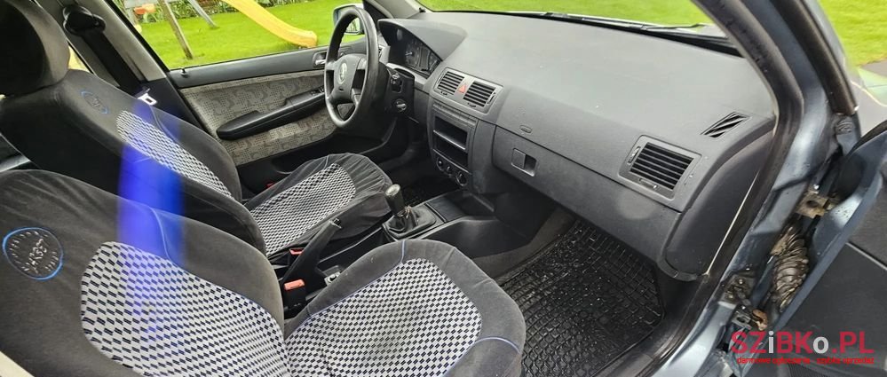 2002' Skoda Fabia 1.4 16V Classic photo #5