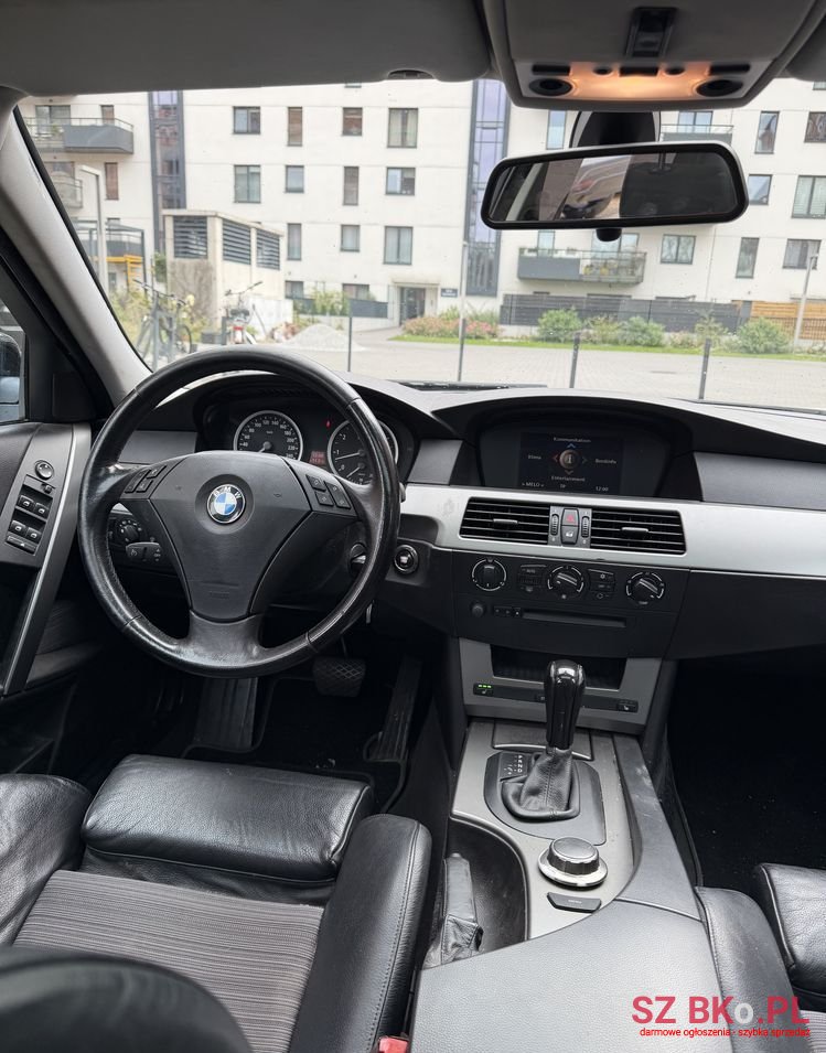 2005' BMW 5 Series 523I photo #6