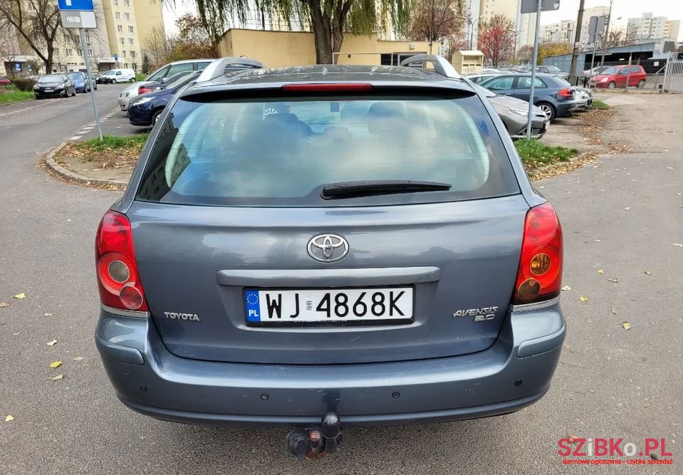 2004' Toyota Avensis photo #6