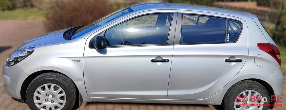 2010' Hyundai i20 1.2 Classic photo #4