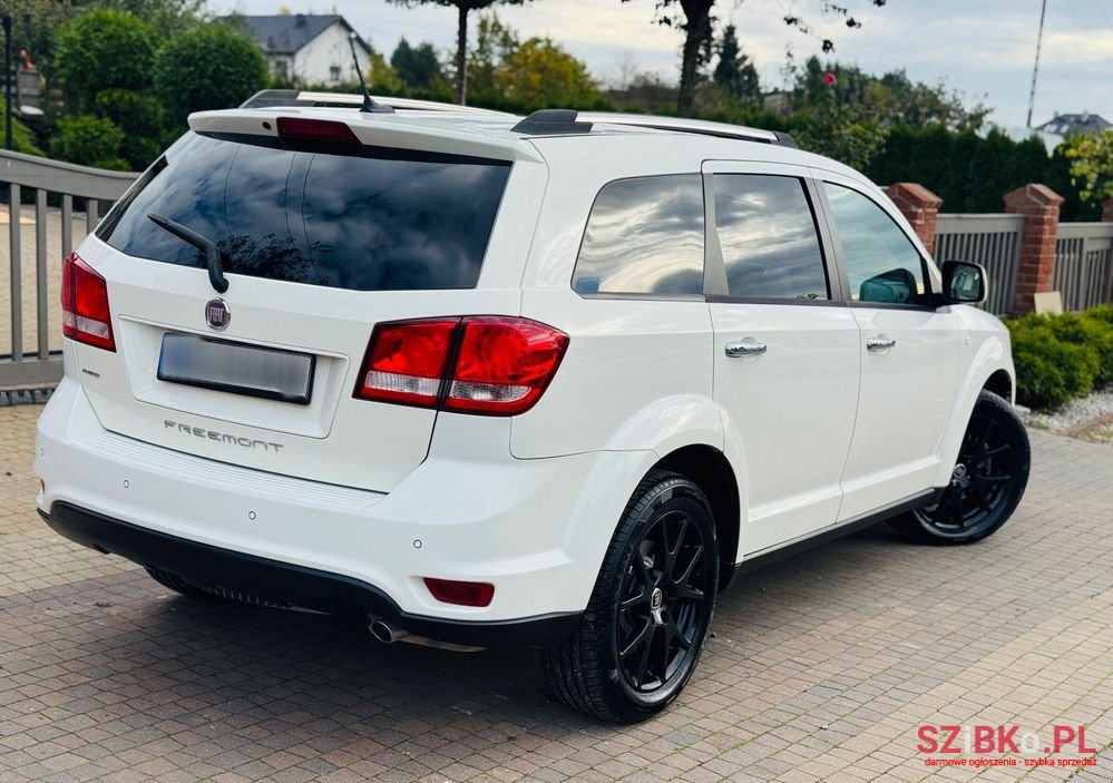 2013' Fiat Freemont photo #5