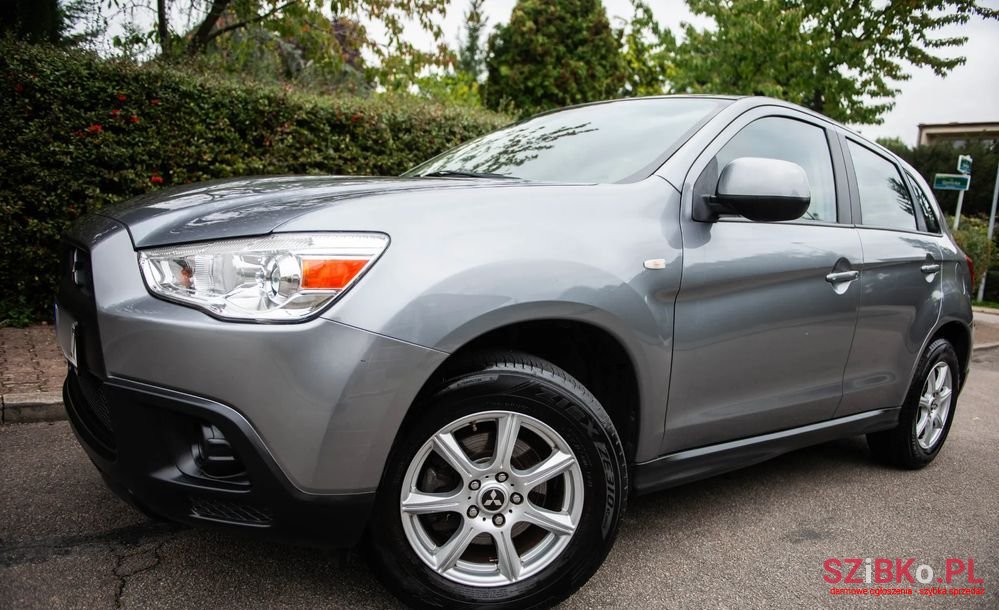 2012' Mitsubishi ASX photo #1