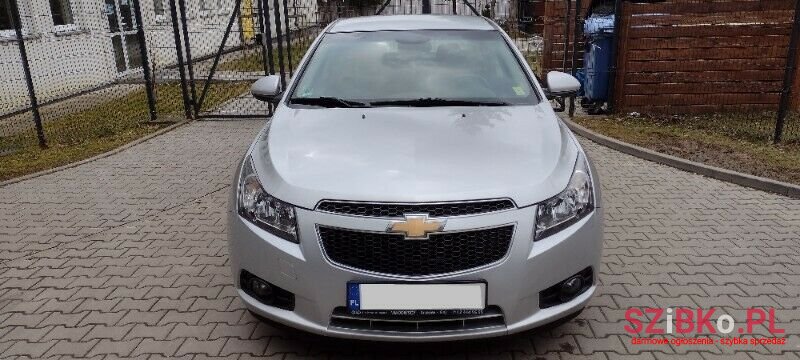 2011' Chevrolet Cruze photo #5