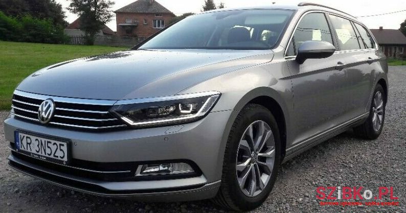 2016' Volkswagen Passat photo #1