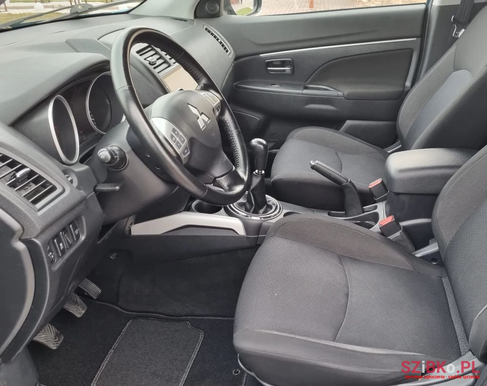 2010' Mitsubishi ASX photo #5