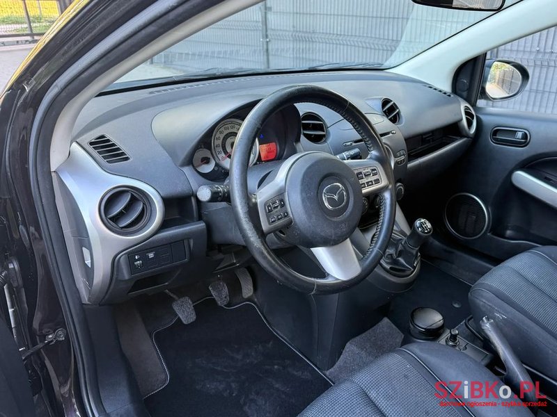 2008' Mazda 2 1.5 Impression photo #6