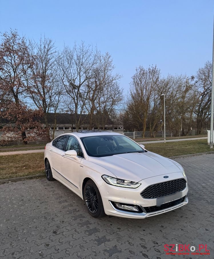 2018' Ford Mondeo 2.0 Hybrid Vignale photo #2