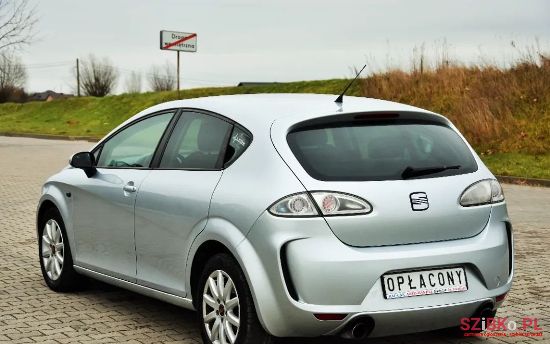 2007' SEAT Leon photo #6