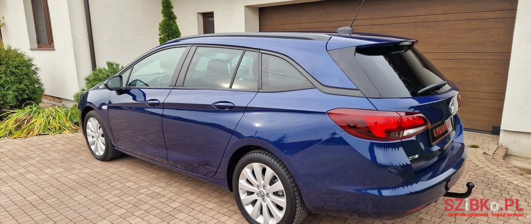 2020' Opel Astra photo #3