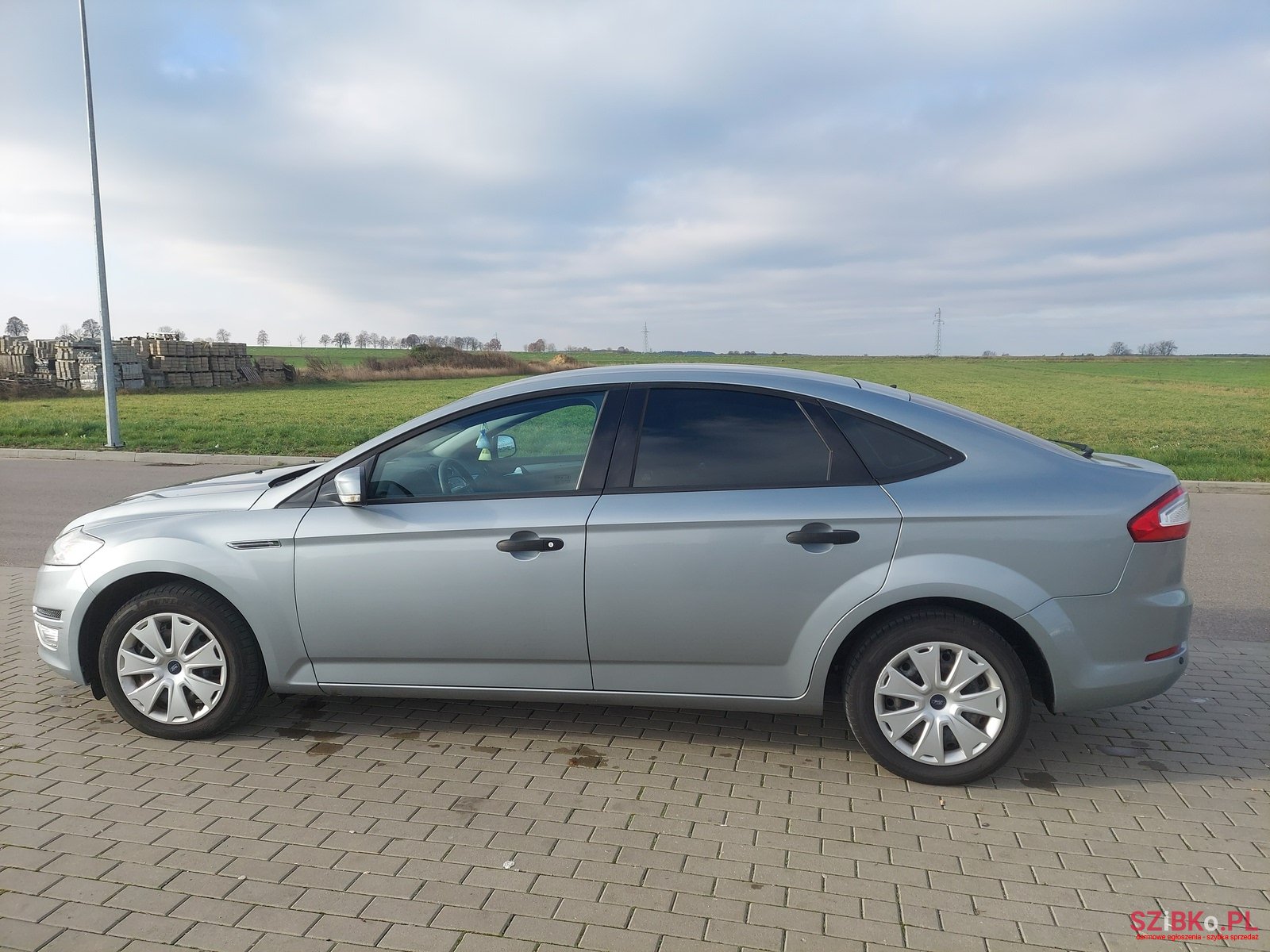 2012' Ford Mondeo MK4 FL photo #2