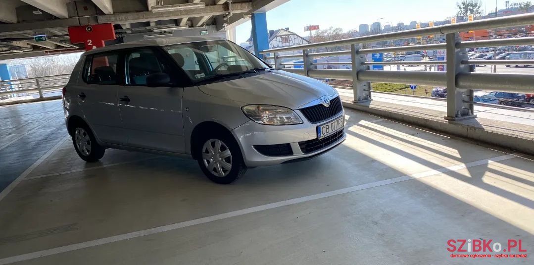 2012' Skoda Fabia photo #1