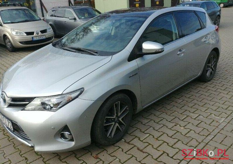 2015' Toyota Auris photo #1