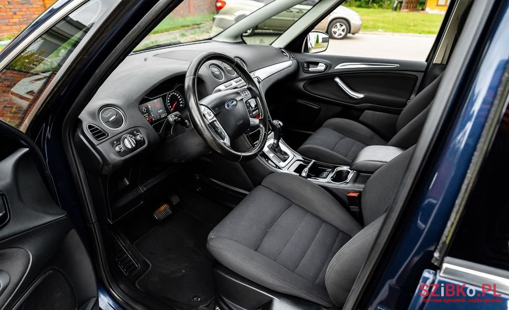 2011' Ford S-Max 2.0 Ecoboost Titanium photo #5