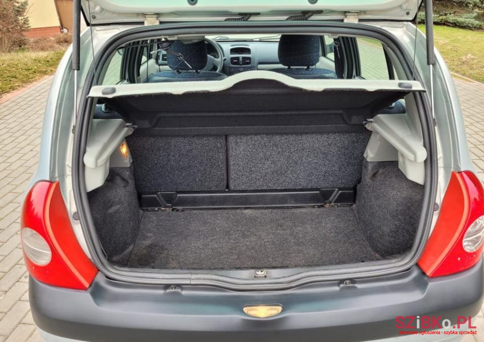 2001' Renault Clio photo #6