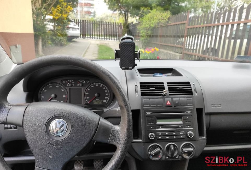 2008' Volkswagen Polo photo #5