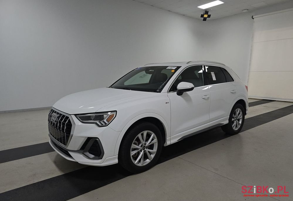 2022' Audi Q3 S Line S Tronic photo #3