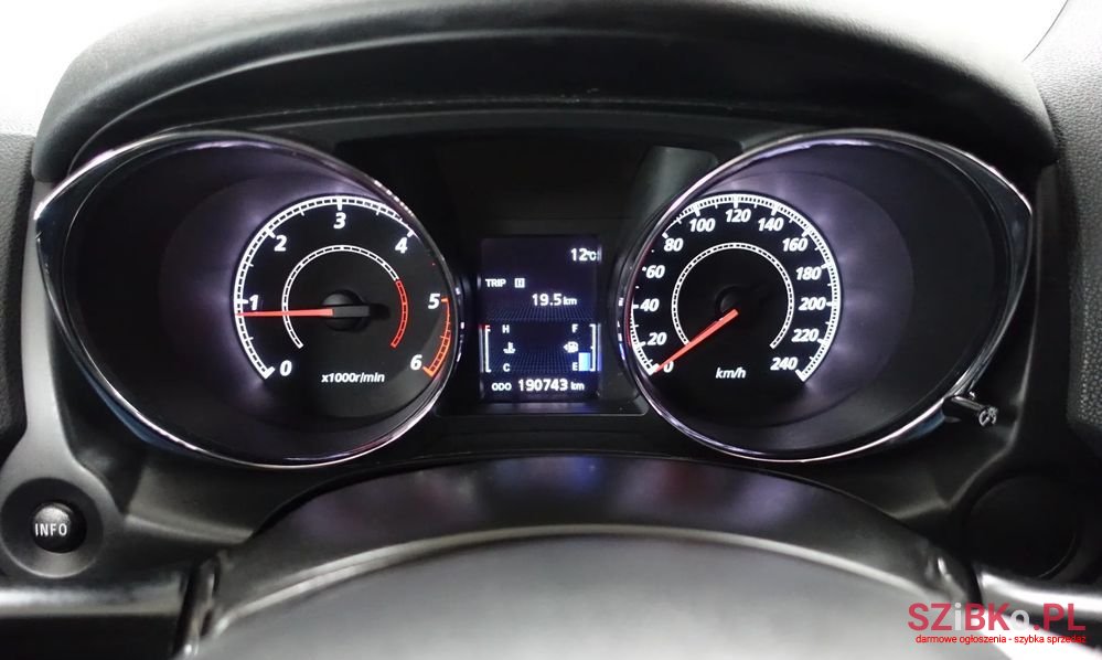 2014' Mitsubishi ASX photo #5