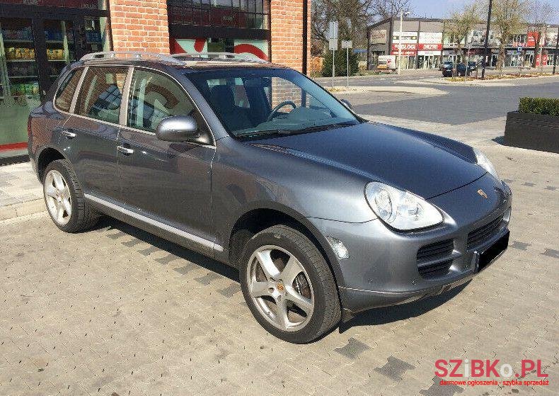 2004' Porsche Cayenne photo #1
