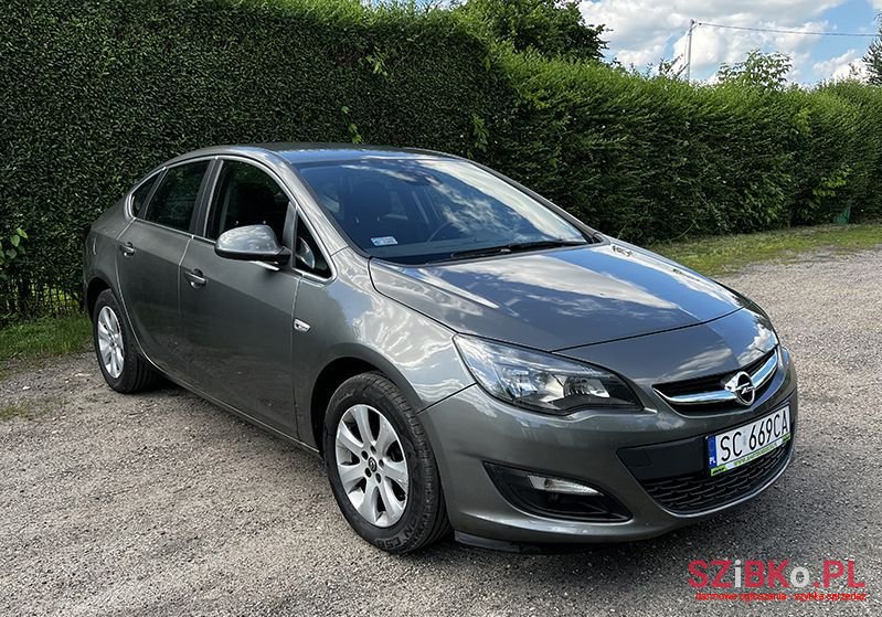2018' Opel Astra photo #1
