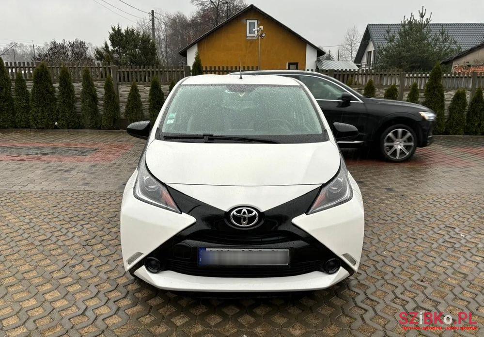 2017' Toyota Aygo photo #2
