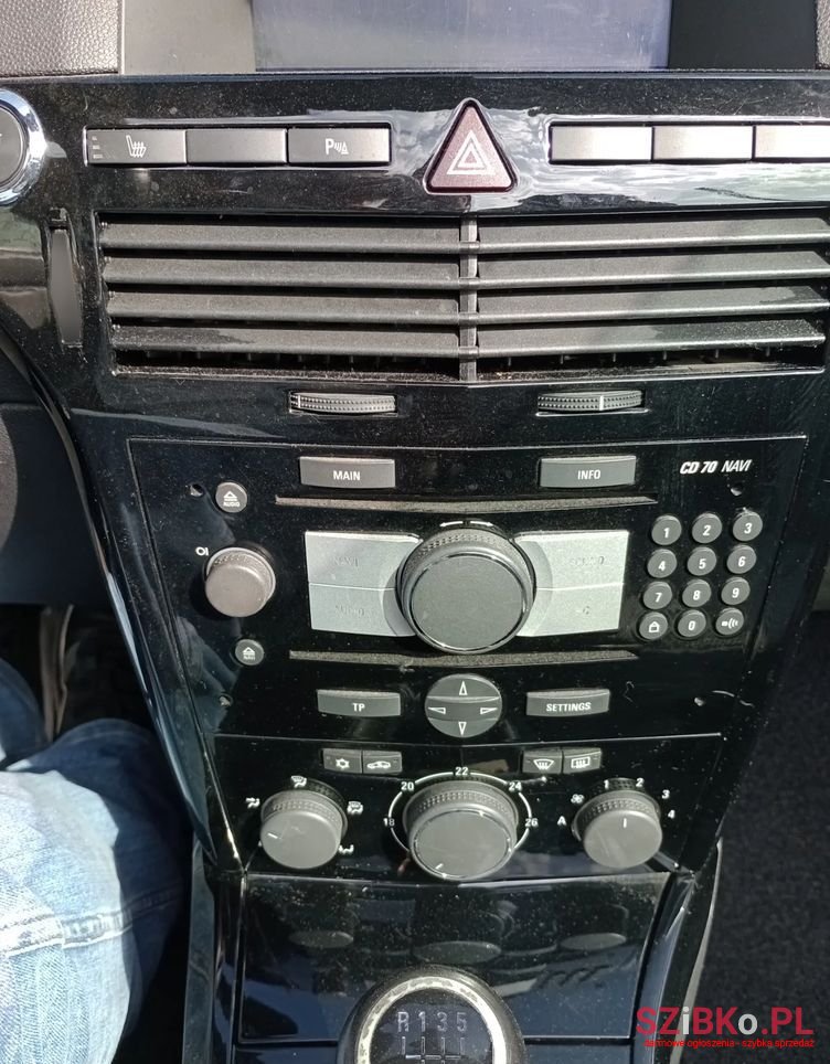 2007' Opel Astra Twin Top 1.8 Cosmo photo #6