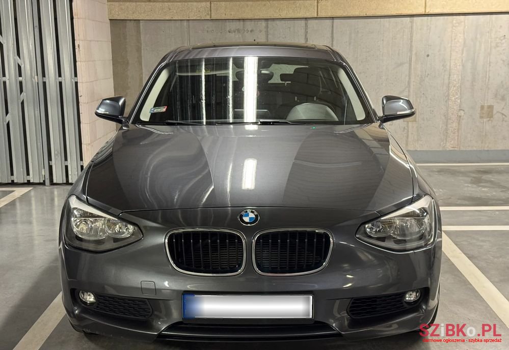 2013' BMW 1 Series 118D photo #3