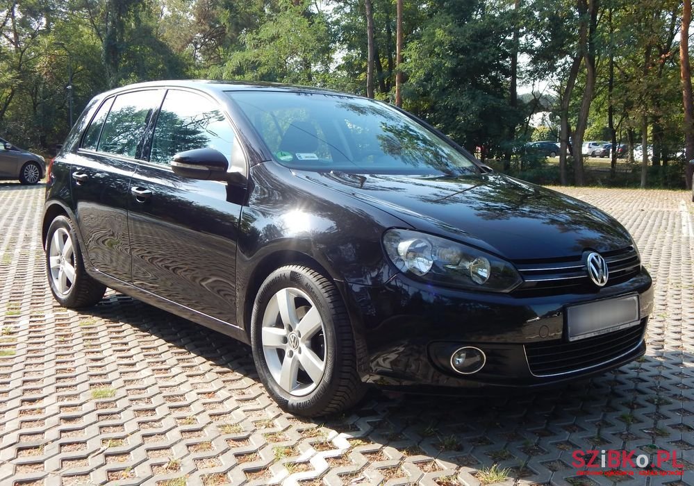 2009' Volkswagen Golf photo #3