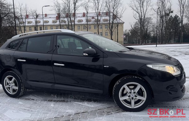 2011' Renault Megane 1.9 Dci Bose Edition photo #2