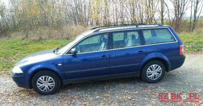 2002' Volkswagen Passat photo #1