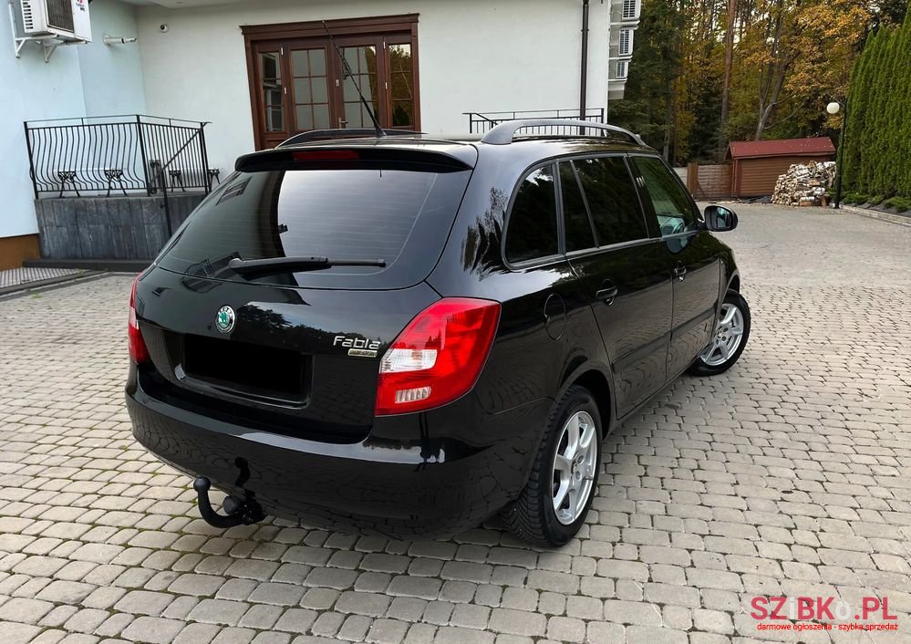 2010' Skoda Fabia 1.4 16V Sport photo #4
