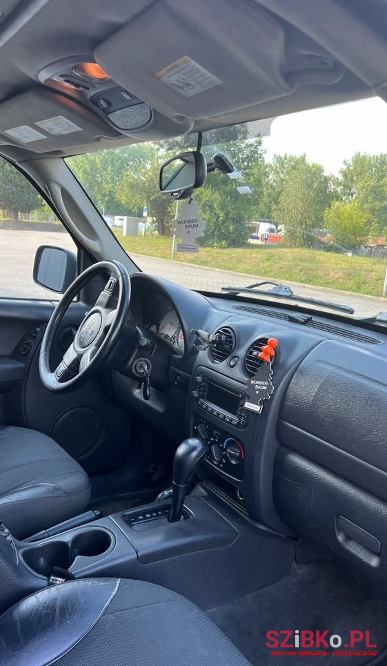 2004' Jeep Cherokee 2.8L Crd Renegade photo #5