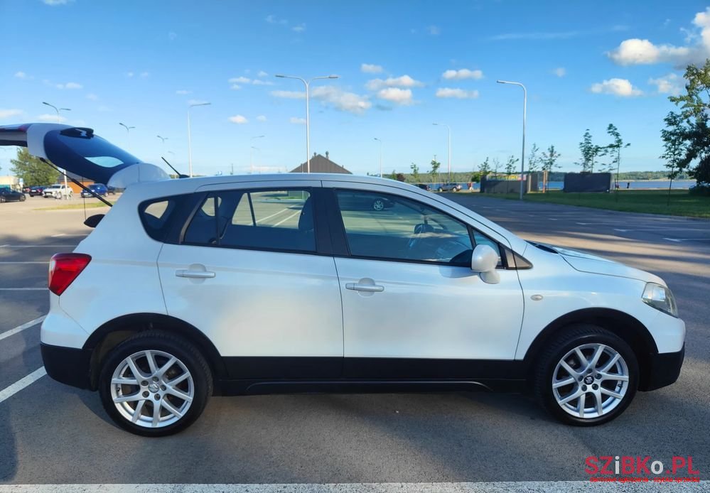 2014' Suzuki SX4 photo #4
