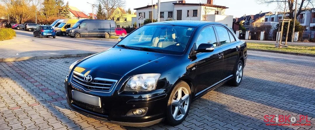 2008' Toyota Avensis photo #3