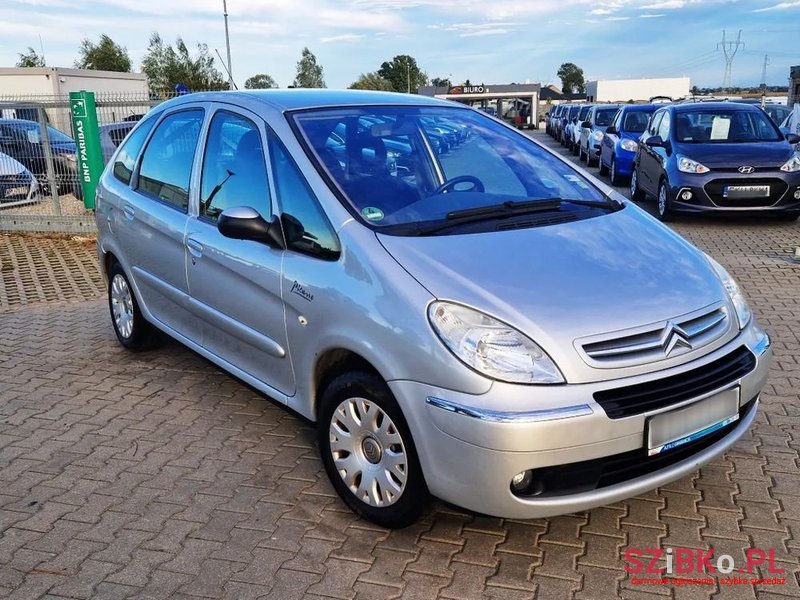 2006' Citroen Xsara Picasso 1.6 16V Impress photo #2