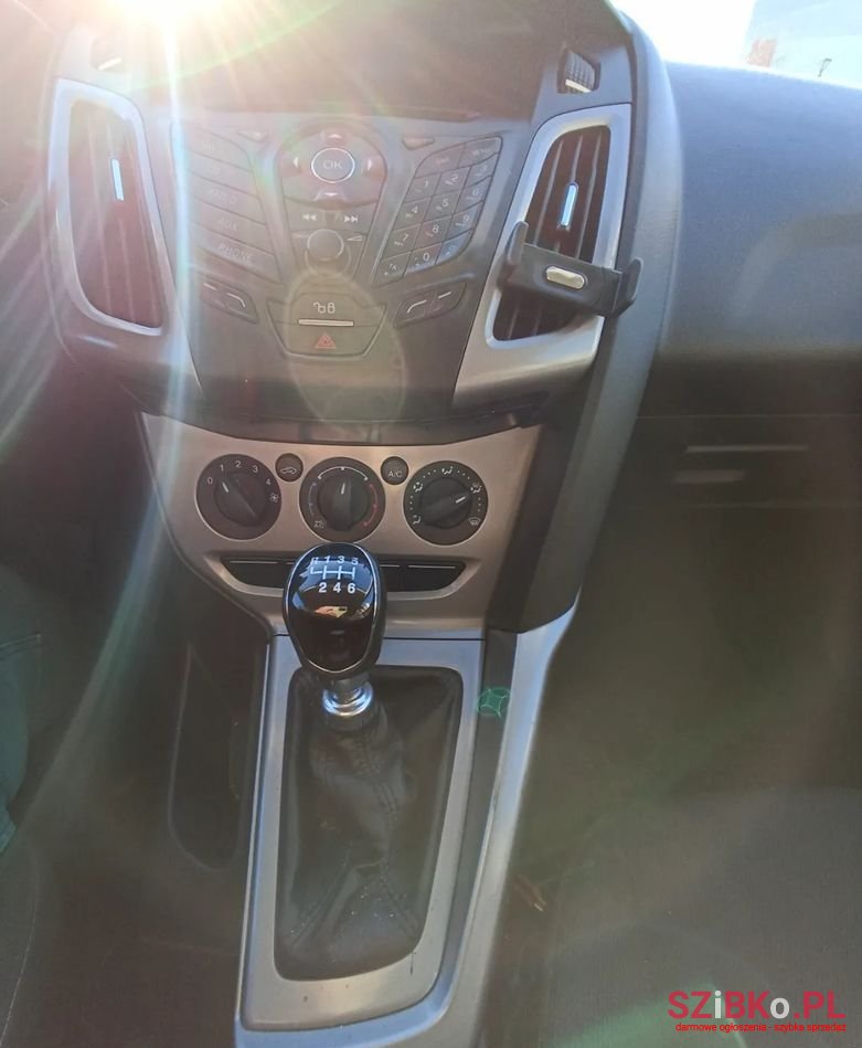 2011' Ford Focus photo #4