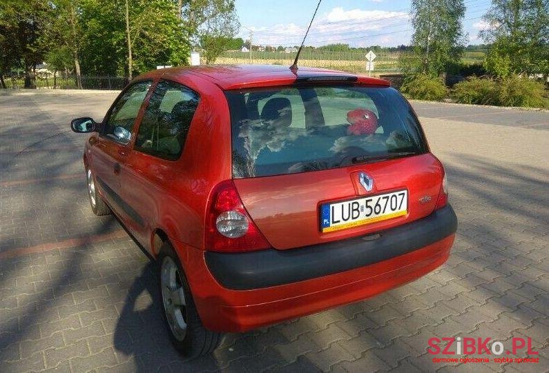 2004' Renault Clio photo #3