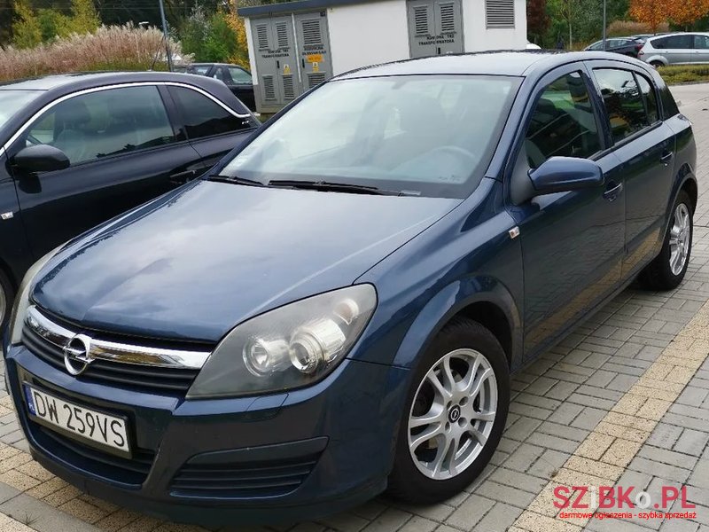 2006' Opel Astra photo #1